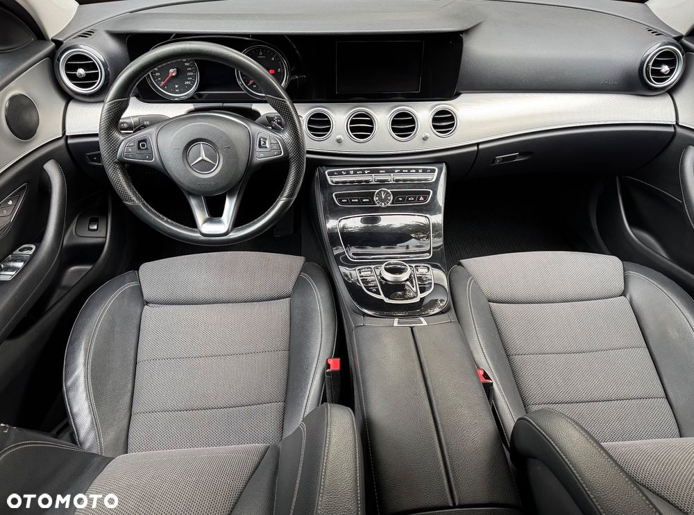 Mercedes-Benz Klasa E 220 d 9G-TRONIC - 13