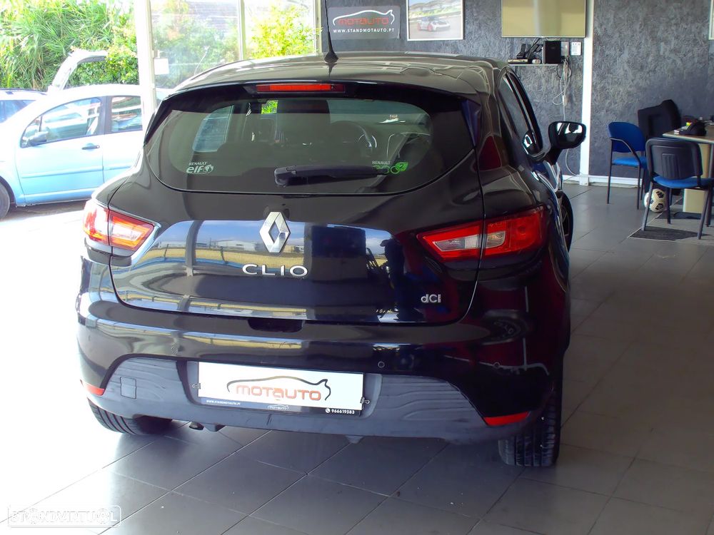 Renault Clio - 6