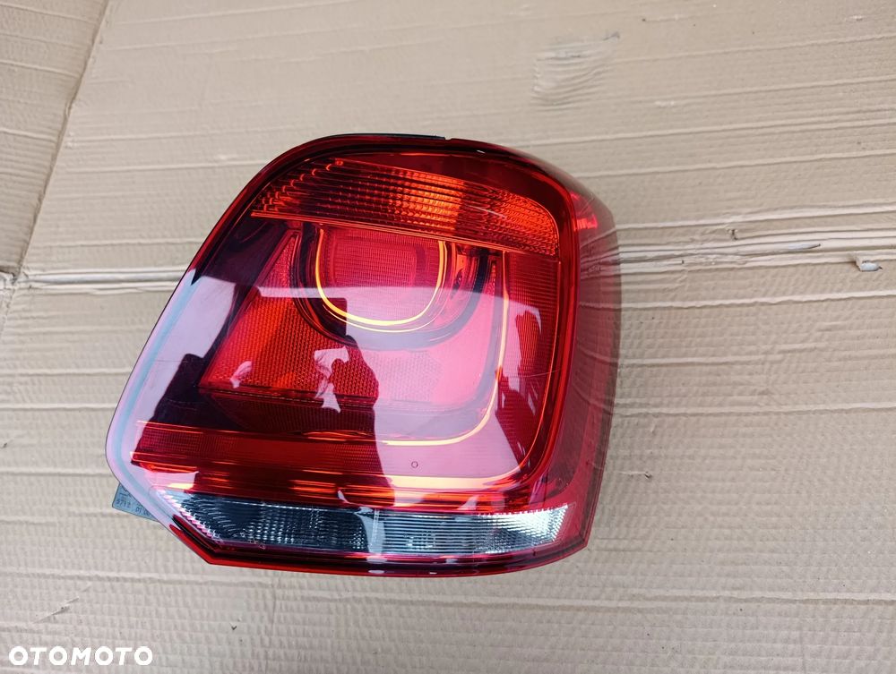 VW POLO V 5 6R LAMPA PRAWA TYŁ TYLNA EUROPA 6R0945096M - 1