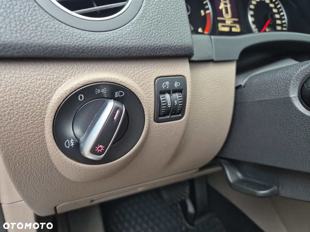 Volkswagen Golf Plus 2.0 TDI DPF DSG Team - 24