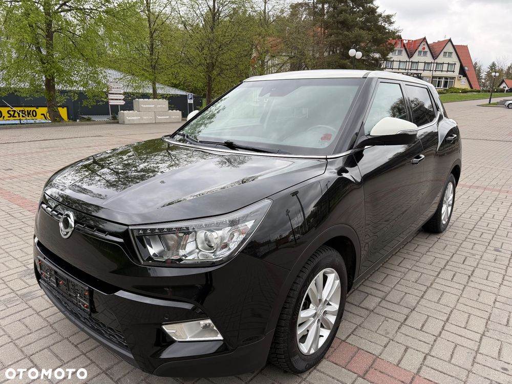 SsangYong/KGM Tivoli e-XGi 160 2WD Black+White