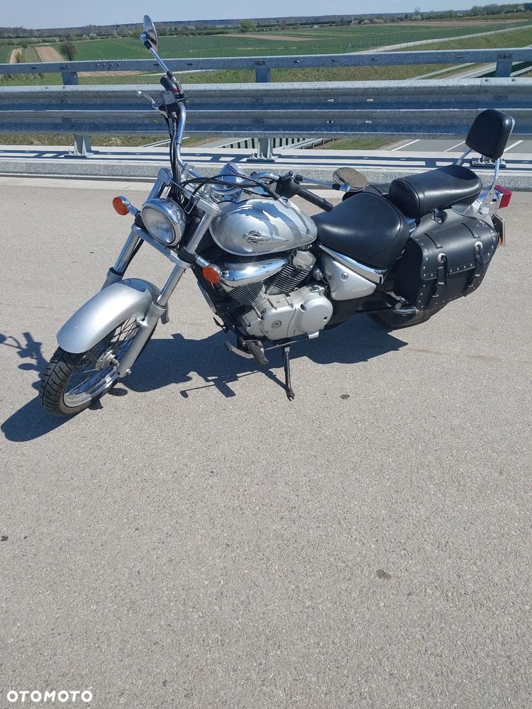 Suzuki Intruder - 4