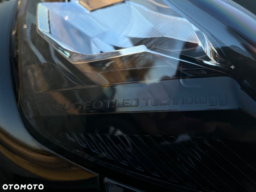 Peugeot 2008 PureTech 130 EAT8 Allure Pack - 33