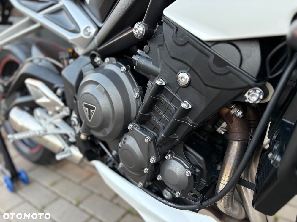 Triumph Street Triple - 18