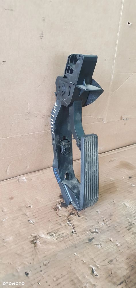 Pedał potencjometr gazu Mercedes E-Klasa W211 A2113000904 - 3