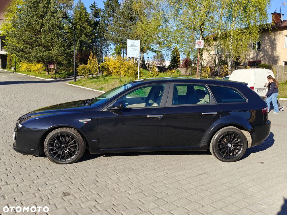 Alfa Romeo 159 1.9 JTDM 8V DPF Distinctive - 4