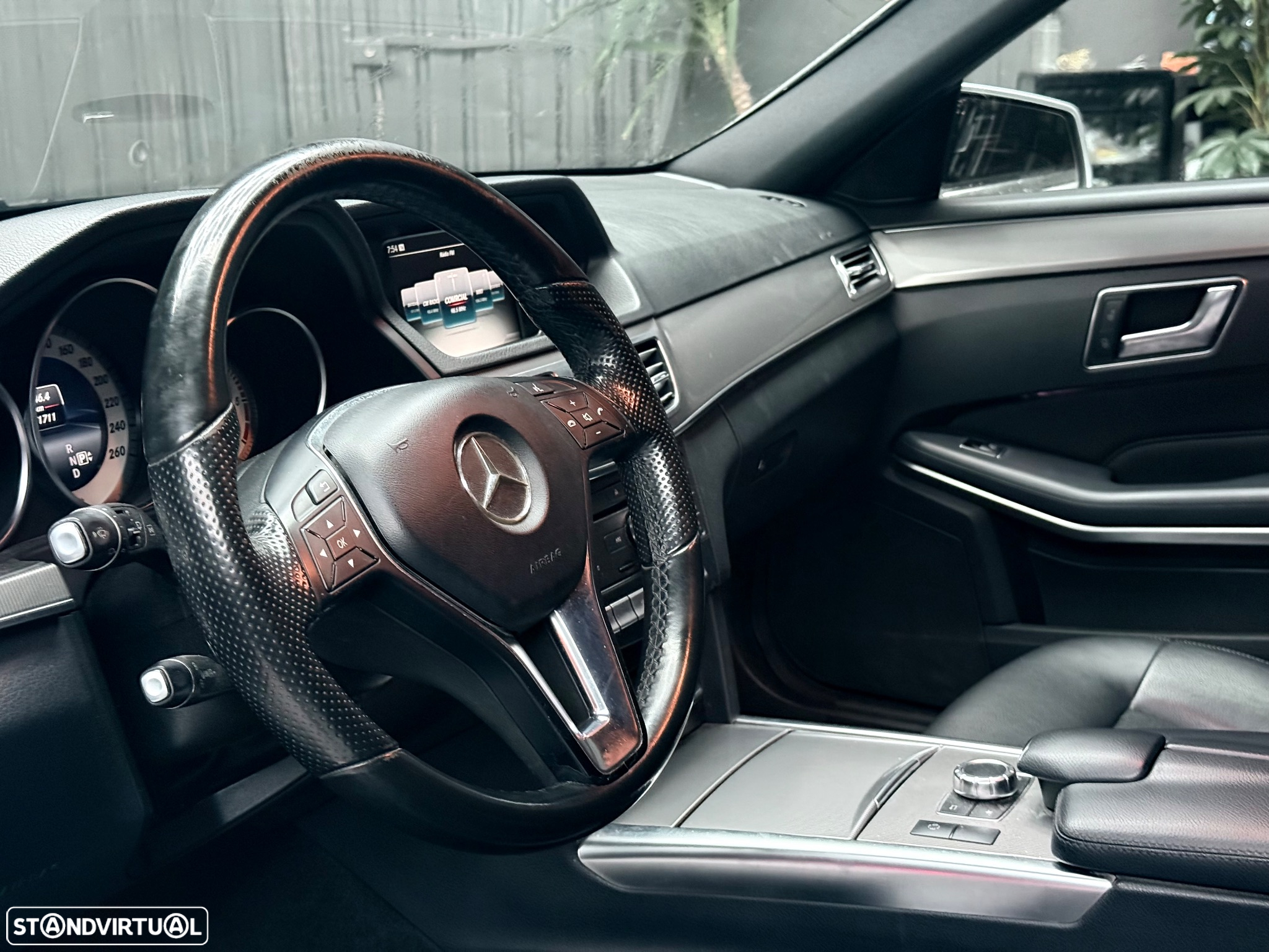 Mercedes-Benz E 200 BlueTEC Avantgarde Auto - 4