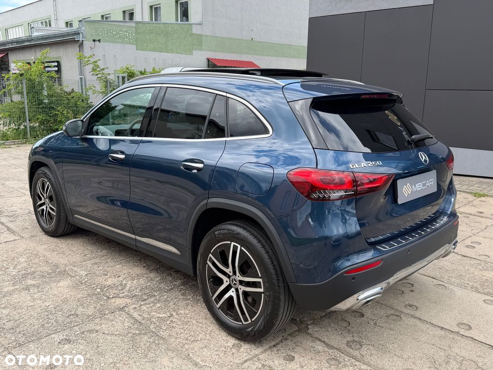 Mercedes-Benz GLA - 5