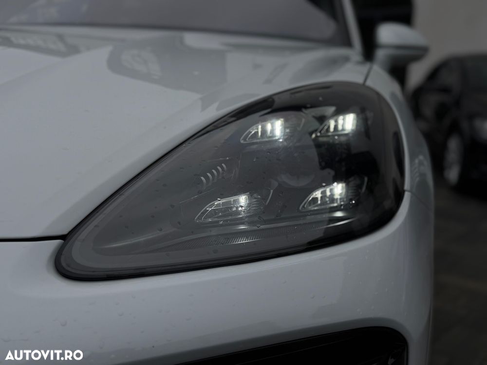 Porsche Cayenne Turbo - 15