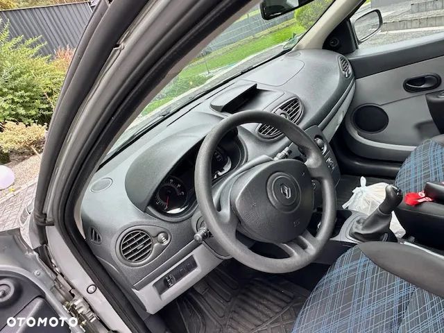 Renault Clio 1.2 16V Authentique - 10