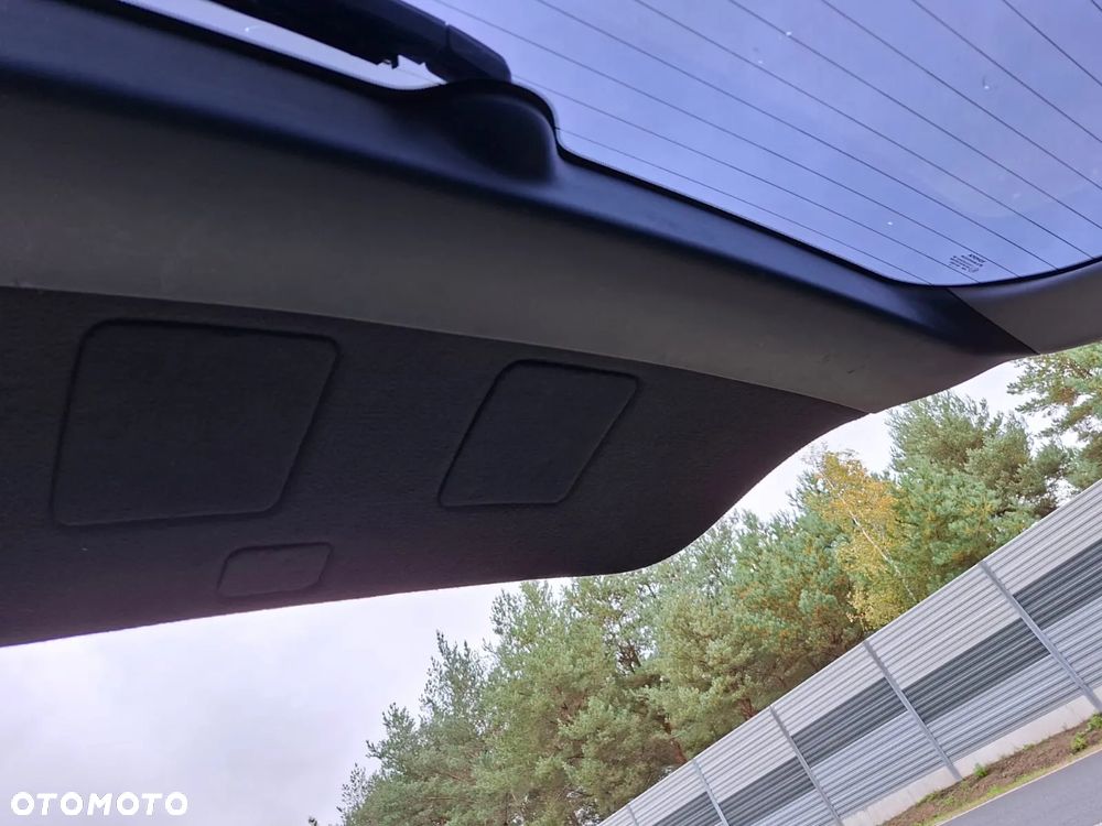 Toyota Avensis 2.0 D-4D Sol - 11