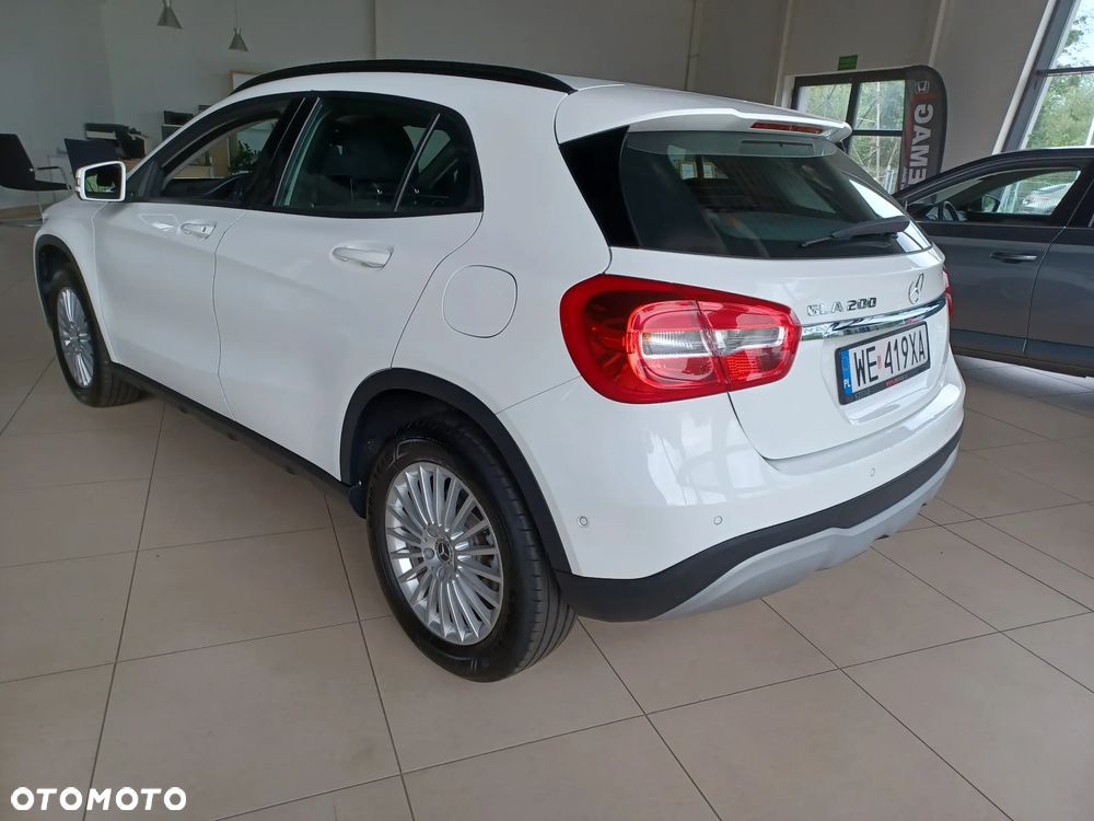 Mercedes-Benz GLA 200 7G-DCT - 6