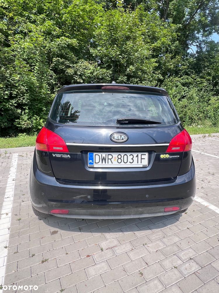 Kia Venga - 4