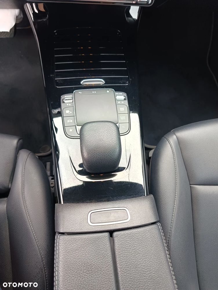 Mercedes-Benz CLA - 26