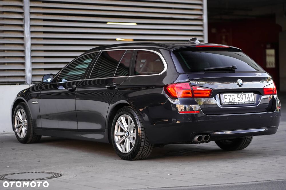 BMW Seria 5 525d xDrive Luxury Line - 14