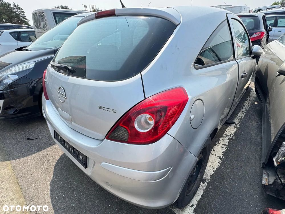 Klapa bagażnika Opel Corsa D 2008r poj. 1.2 diesel 75 KM