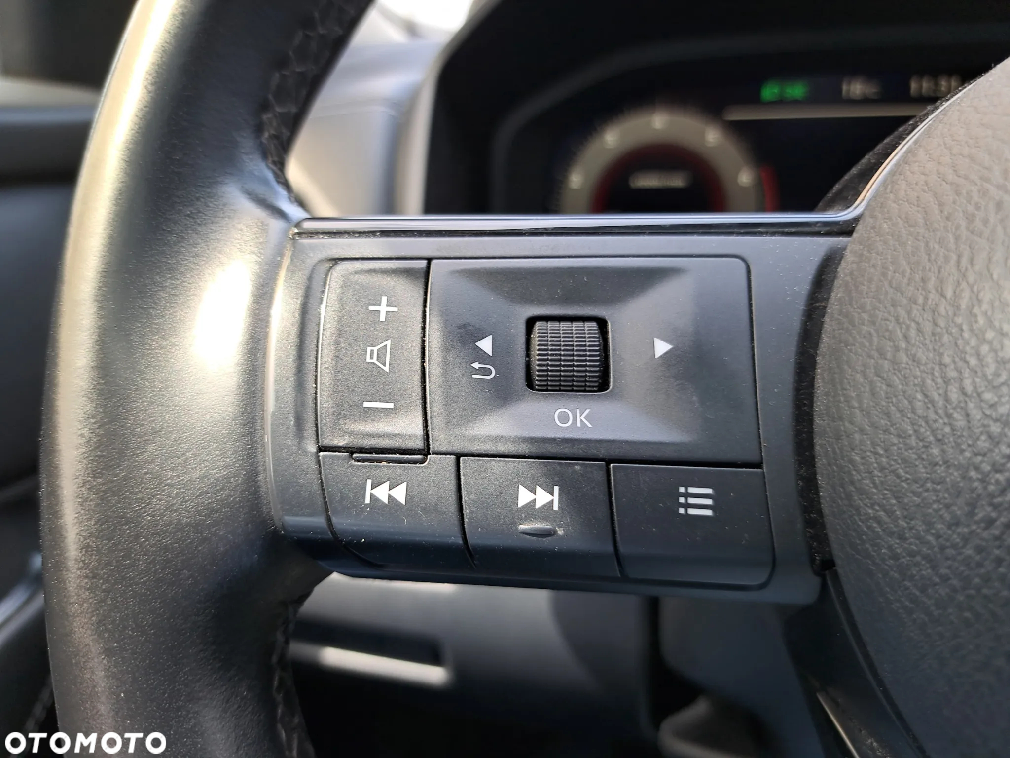 Nissan Qashqai 1.3 DIG-T N-Connecta EU6d - 18