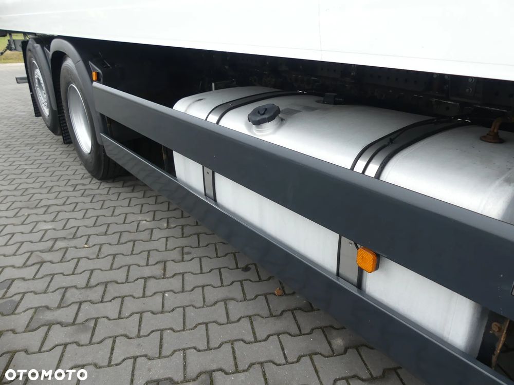 MAN TGA 26.400 6x2 / CHŁODNIA / EURO 4 / KABINA SYPIALNA / - 13