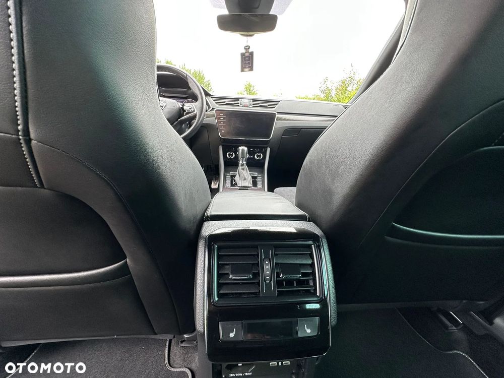 Skoda Superb 2.0 TDI SCR Sportline DSG - 23