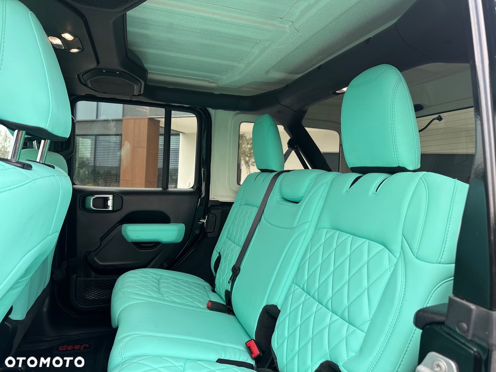 Jeep Wrangler 3.6 Unlim Sahara - 17