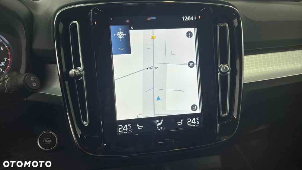 Volvo XC 40 T3 Momentum Pro - 22