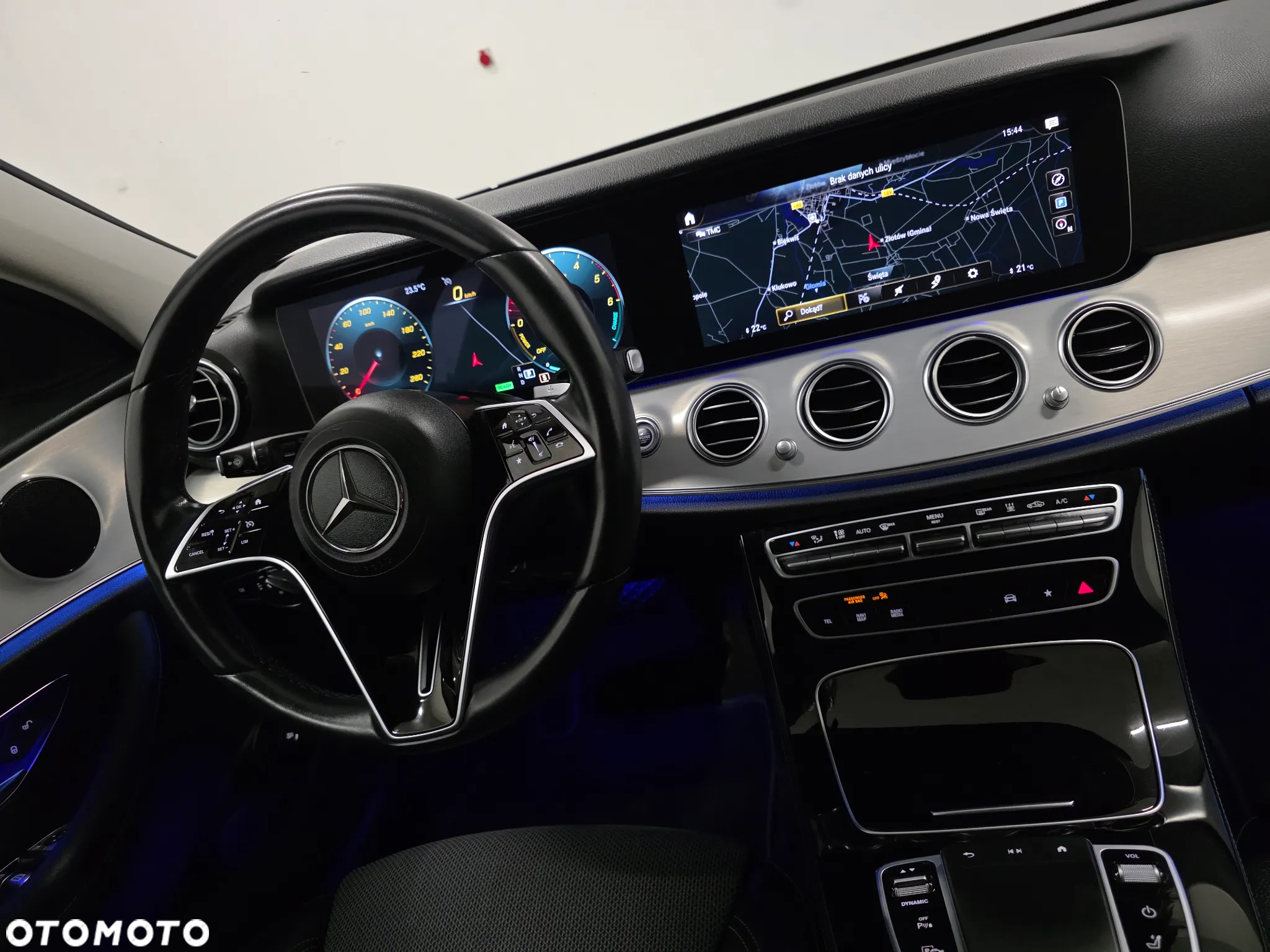 Mercedes-Benz Klasa E 220 d 4Matic 9G-TRONIC AMG Line - 8