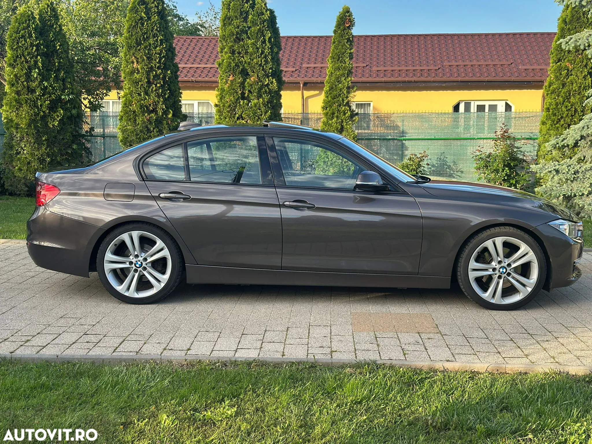 BMW Seria 3 328i xDrive Sport Line - 19
