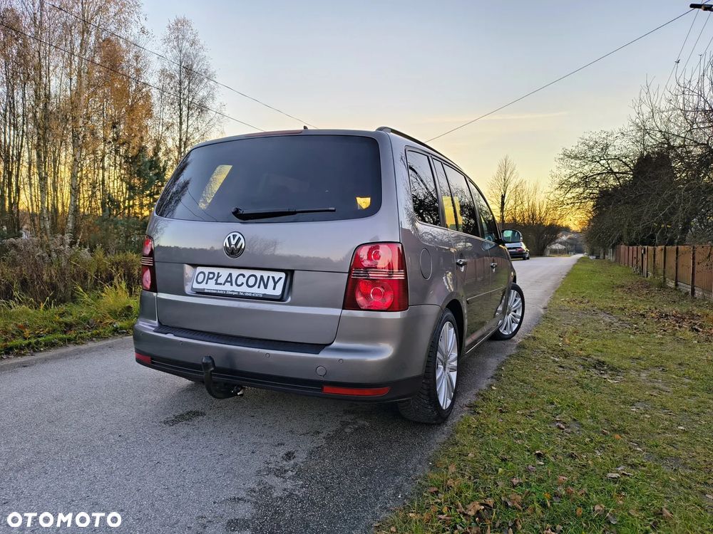 Volkswagen Touran - 28