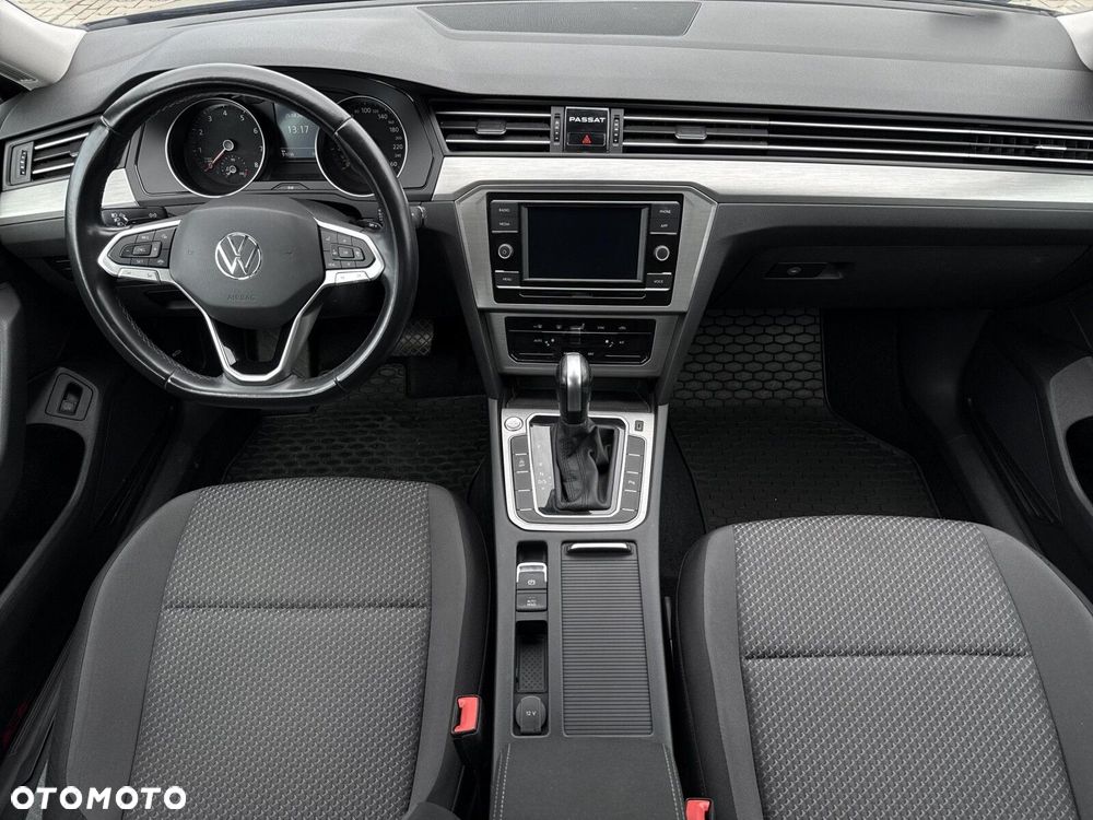 Volkswagen Passat - 12