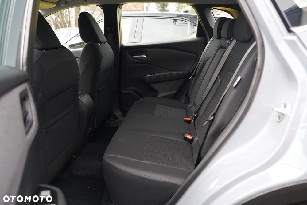 Nissan Qashqai 1.3 DIG-T MHEV Acenta Xtronic - 6