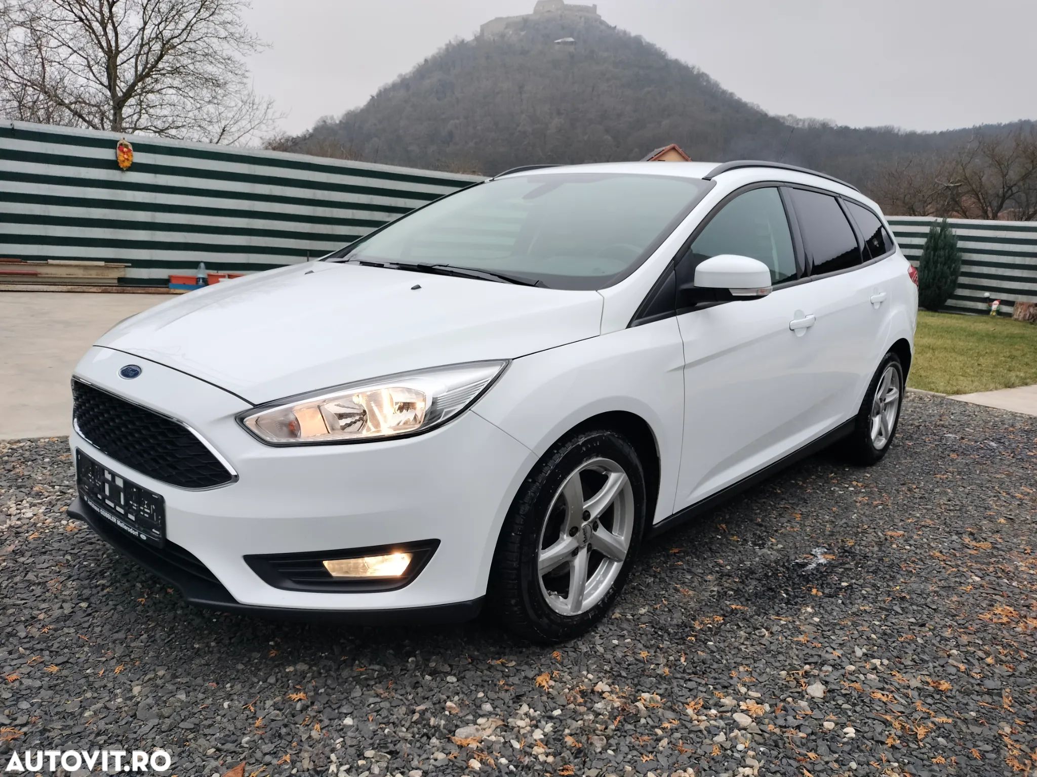 Ford Focus Turnier 1.0 EcoBoost Start-Stopp-System ACTIVE - 1