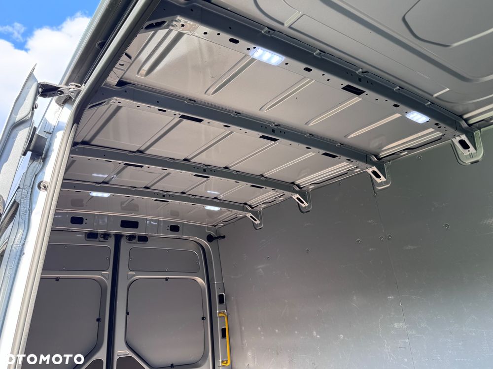 Volkswagen Crafter - 23