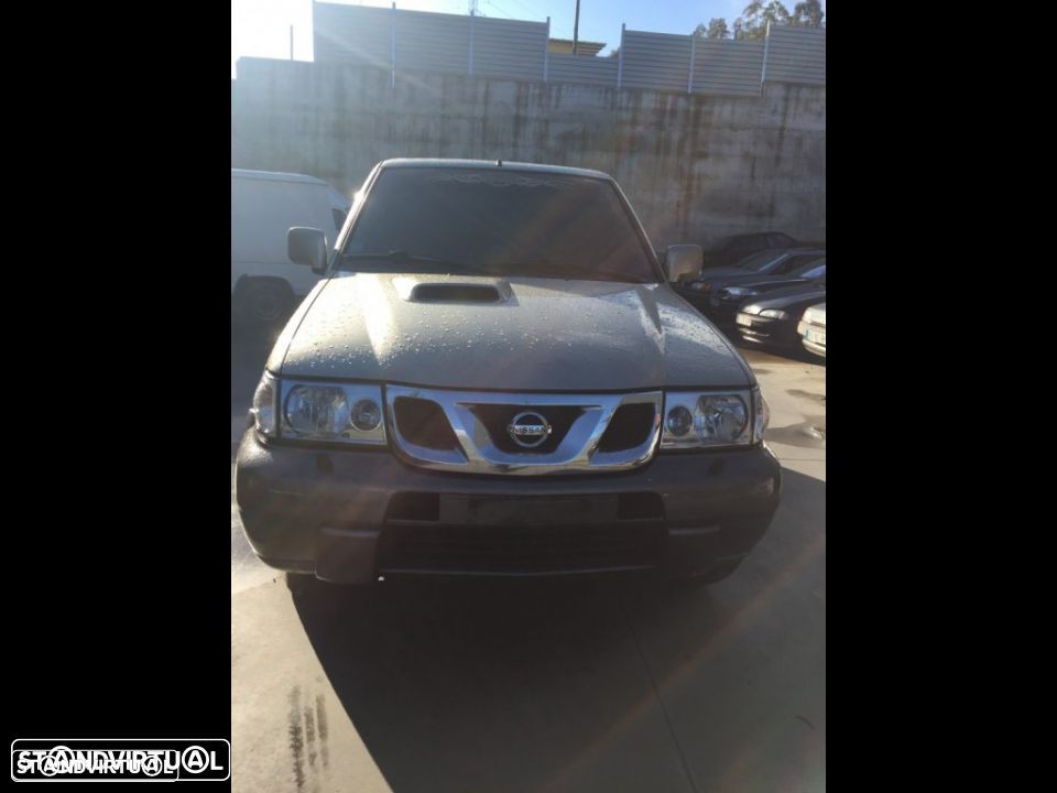 Nissan Terrano II 3.0 DI longo de 2003 para peças - 1