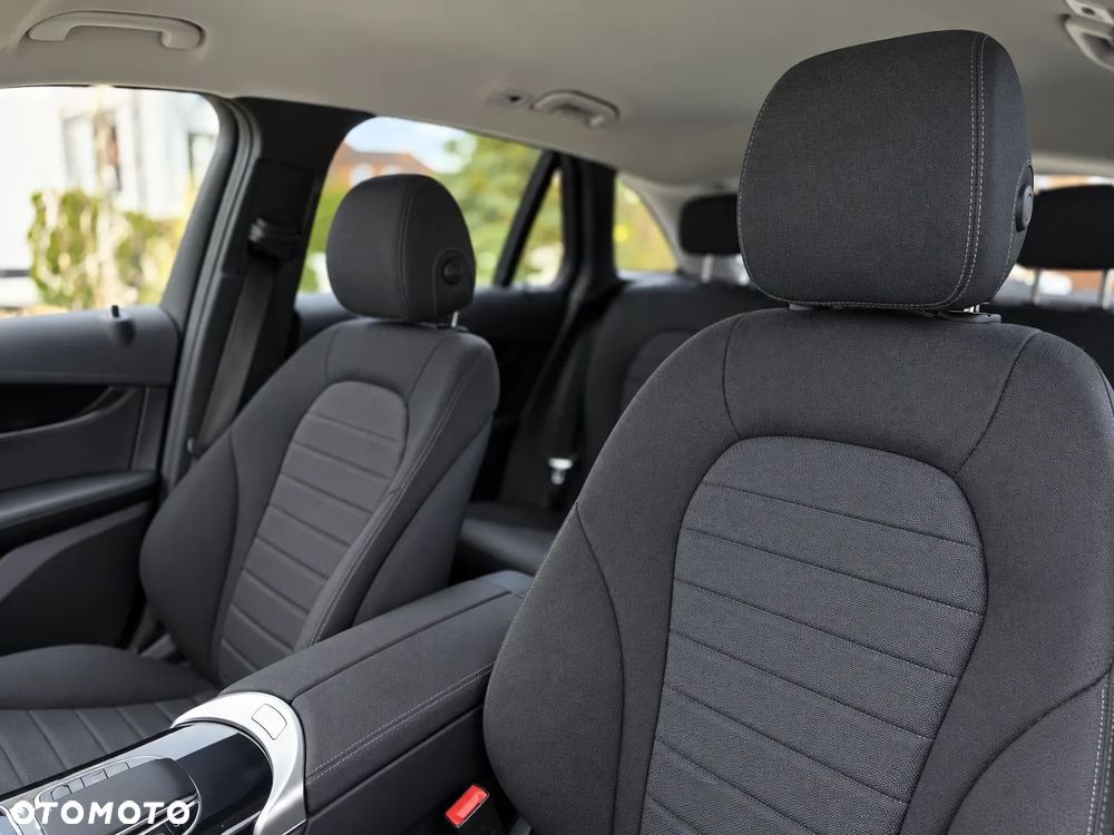 Mercedes-Benz GLC 200 d 4Matic 9G-TRONIC - 24