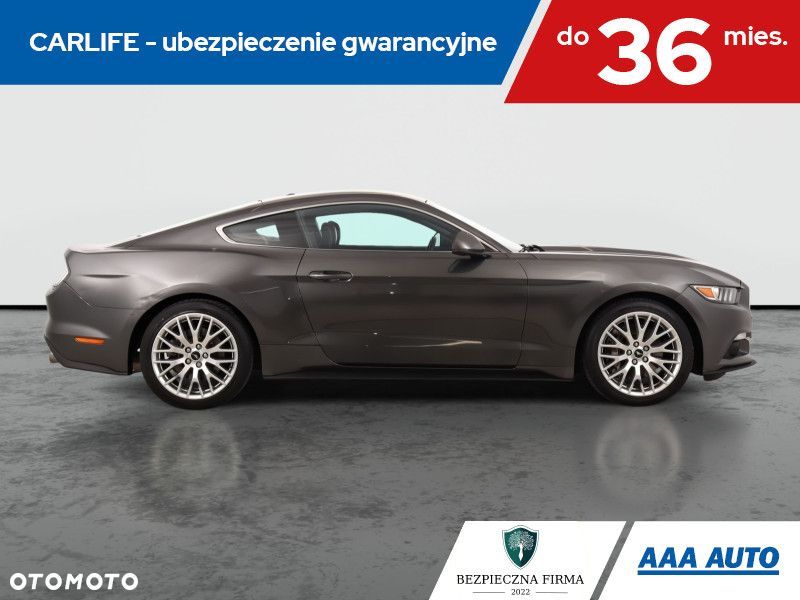 Ford Mustang - 8