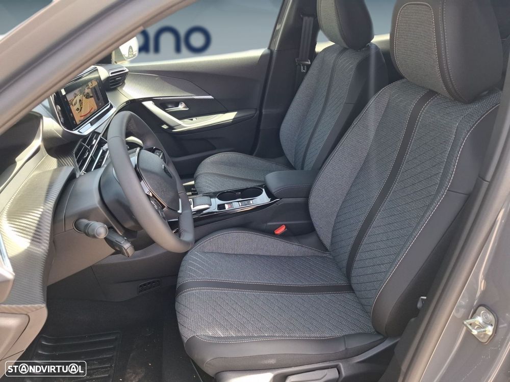 Peugeot 2008 1.2 Hybrid Allure e-DCS6 — fotografia 11