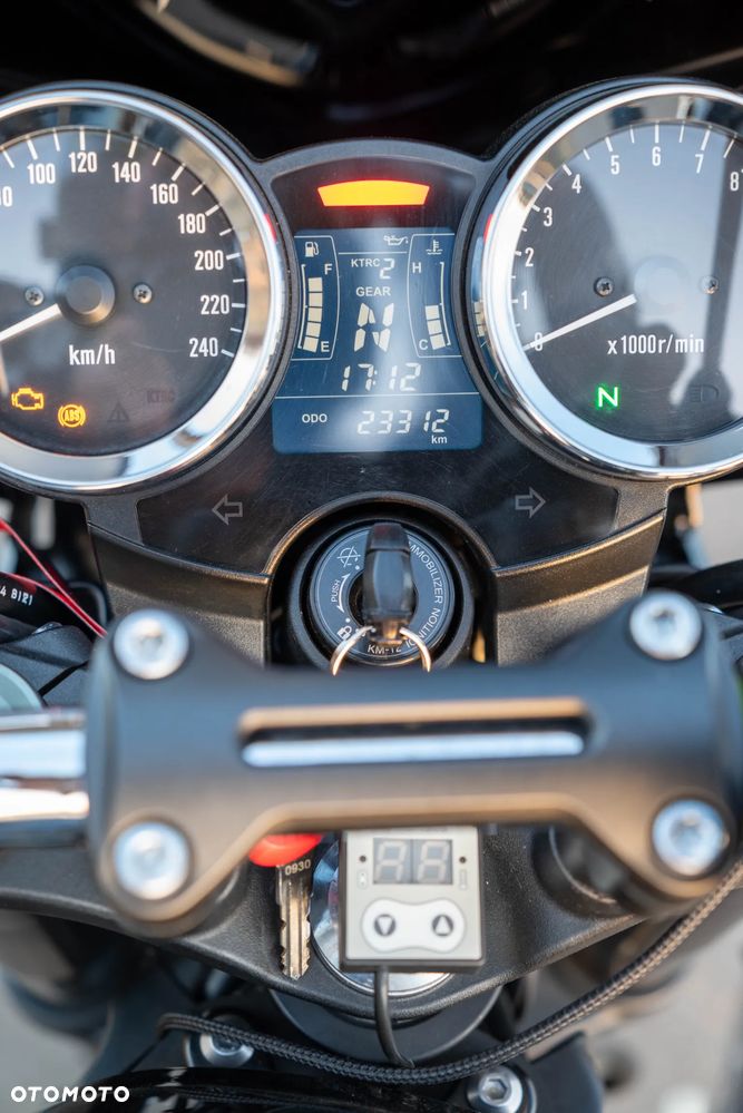 Kawasaki Z 900 RS - 7