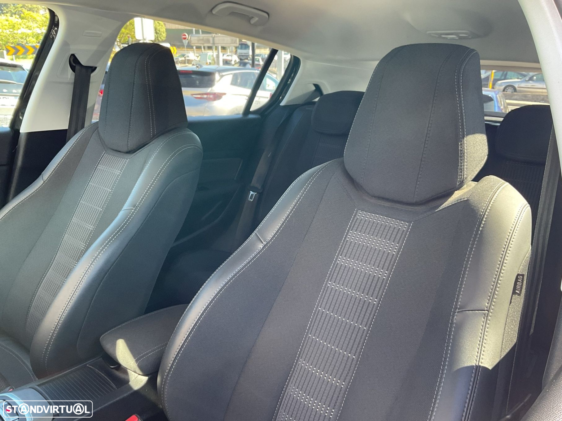 Peugeot 308 1.2 PureTech Allure EAT8 - 21