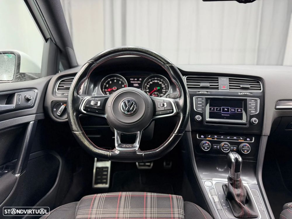 VW Golf 2.0 TSi GTi DSG - 17