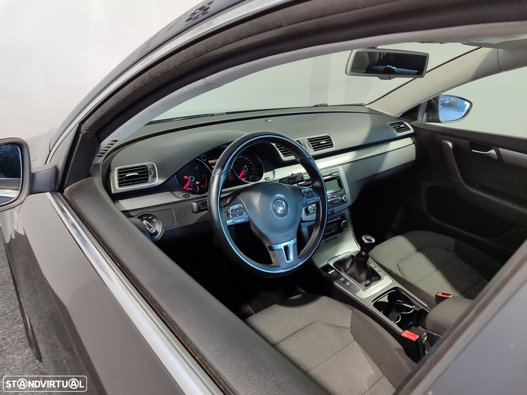 VW Passat Variant 1.6 TDI Confortline BlueMotion - 11