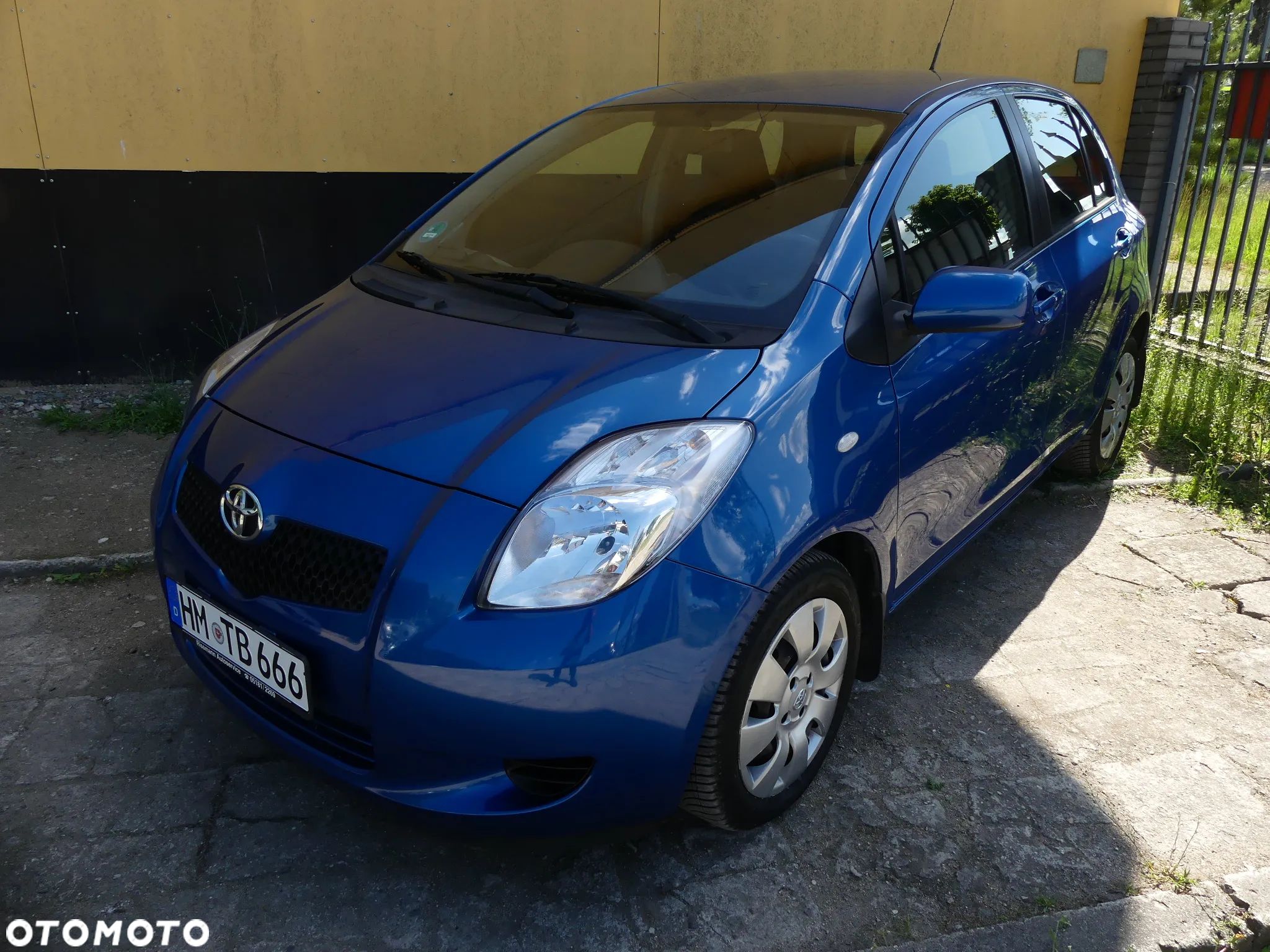 Toyota Yaris 1.3 VVT-i Cool - 1