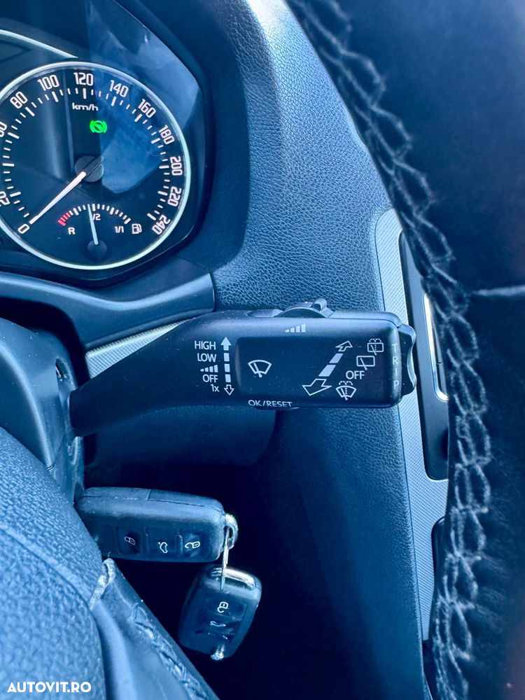 Skoda Octavia Combi 2.0 TDI Elegance Automatic - 35