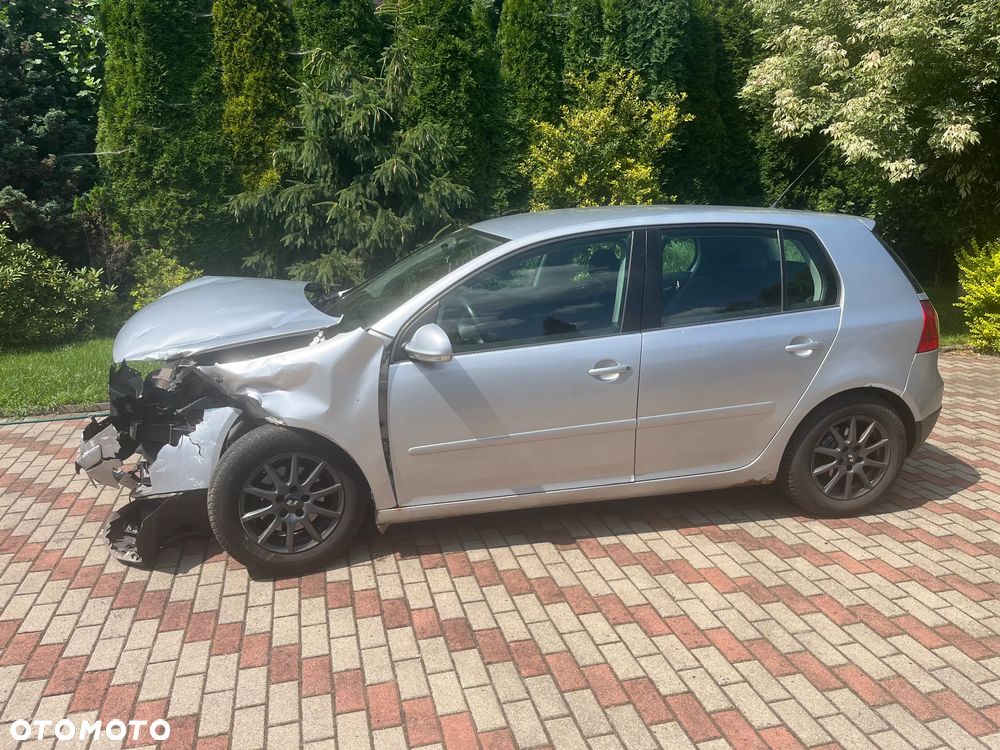 Volkswagen Golf 1.6 Team - 1