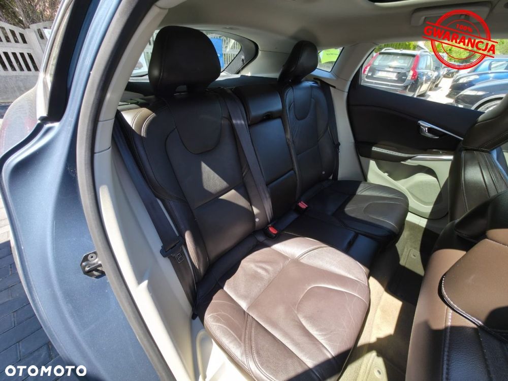 Volvo V40 - 23