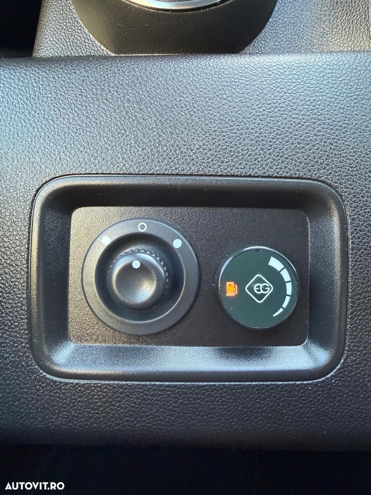 Dacia Duster 1.6 SCe 4WD Comfort - 25
