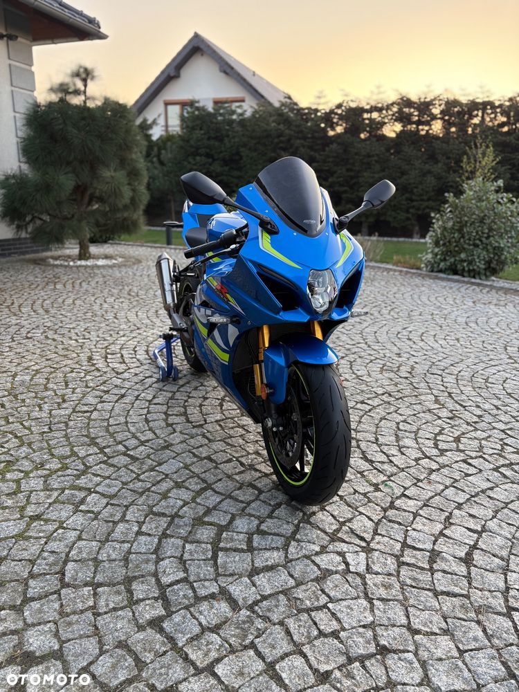 Suzuki GSX-R - 40