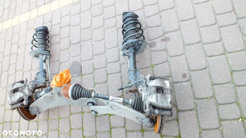 Amortyzator zwrotnica MCperson lewy Citroen C4 III 1,2 9842993480 - 6