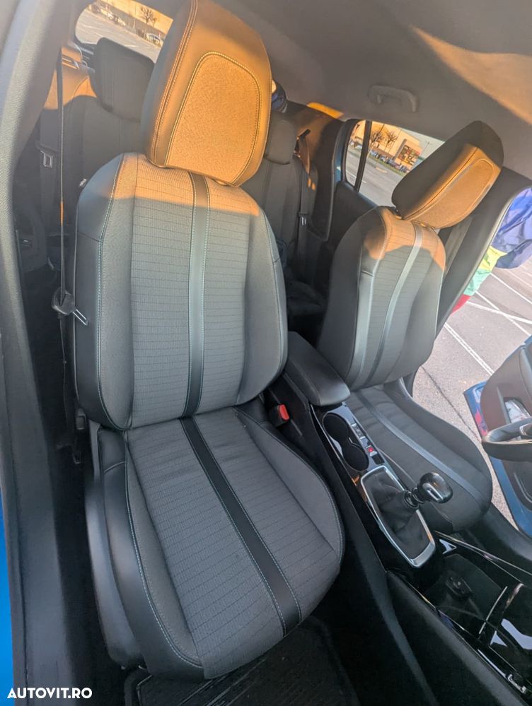 Peugeot 208 1.2 L PureTech STT Allure - 14