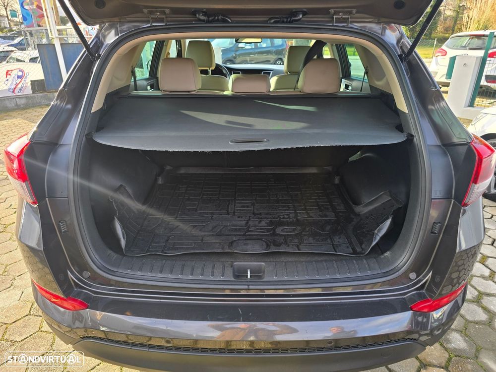 Hyundai Tucson 1.7 CRDi Executive - 18