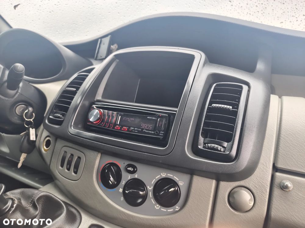 Renault Trafic - 19